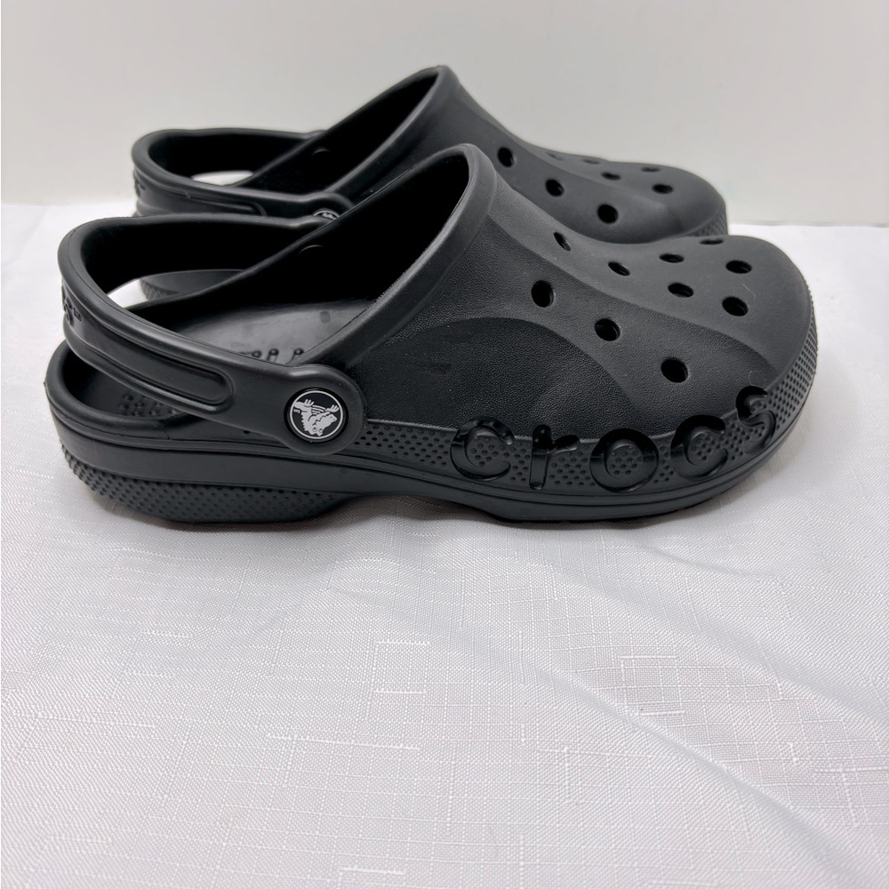 Crocs Baya Unisex Black Clogs Women’s Size 6 Mens Size 4
